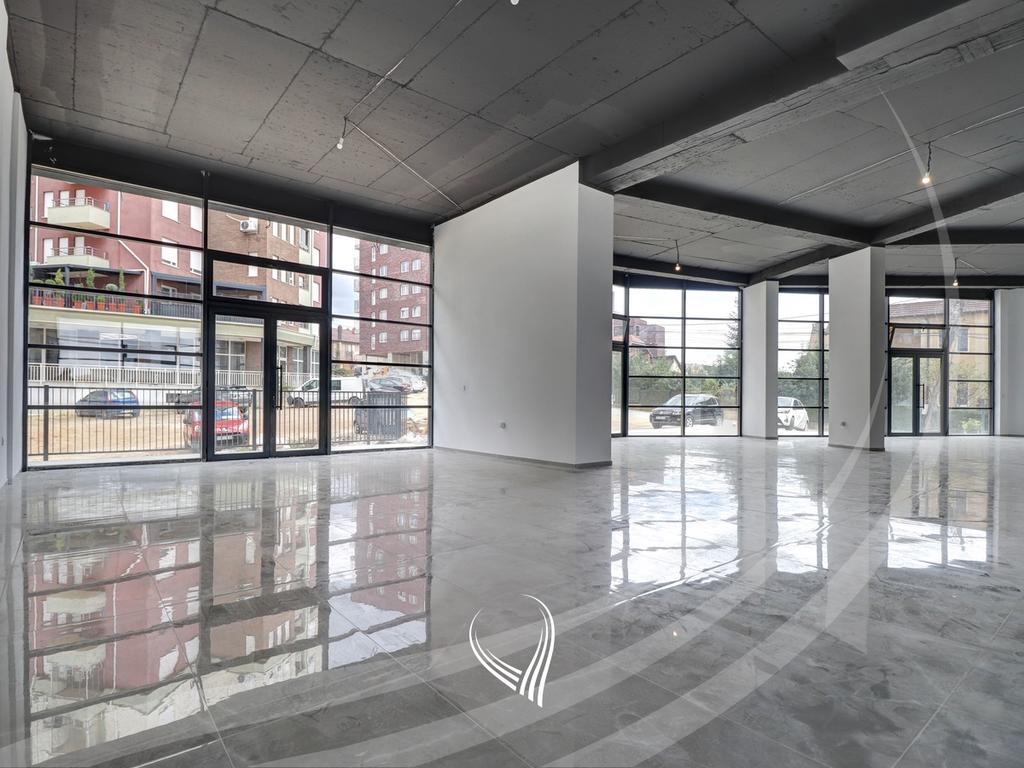 Lokal 141m2 me qira në lagjen Mati 13