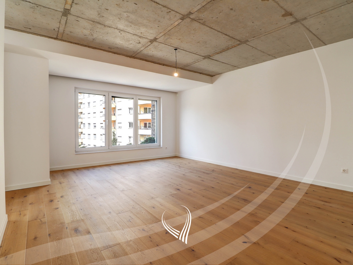 Office space with 4 rooms for rent in the Mati 1 neighborhood1