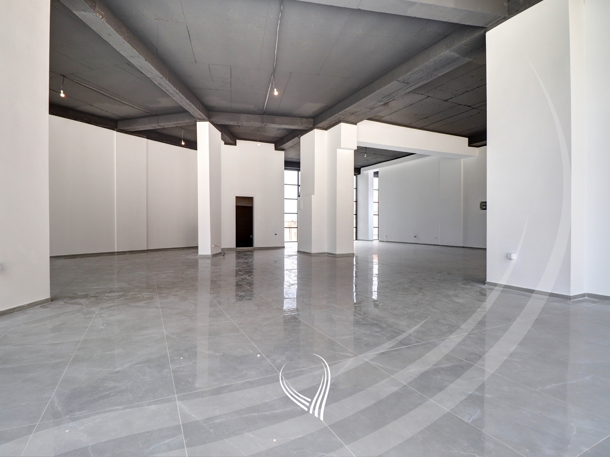 Lokal 141m2 me qira në lagjen Mati 15