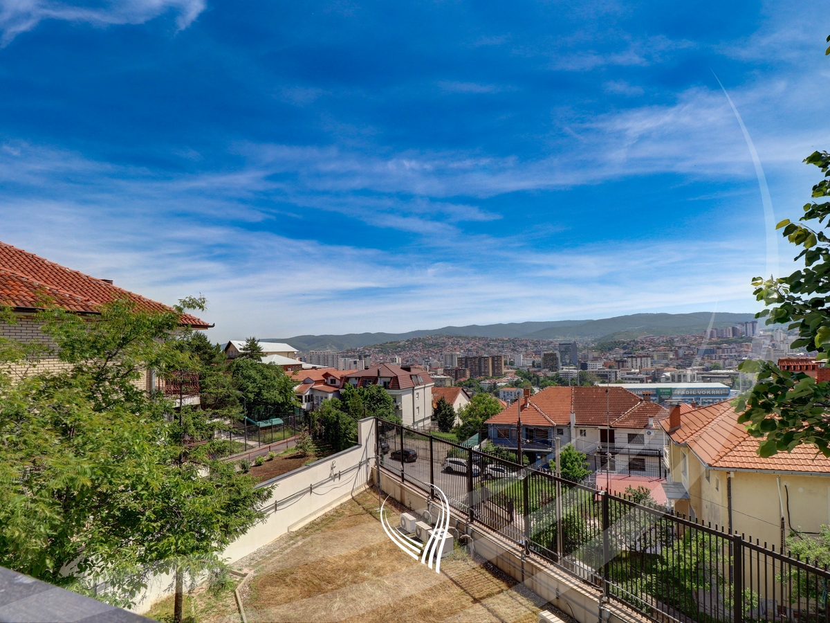 Objekt afarist 610m2 me qira në lagjen Arbëria-Dragodan28