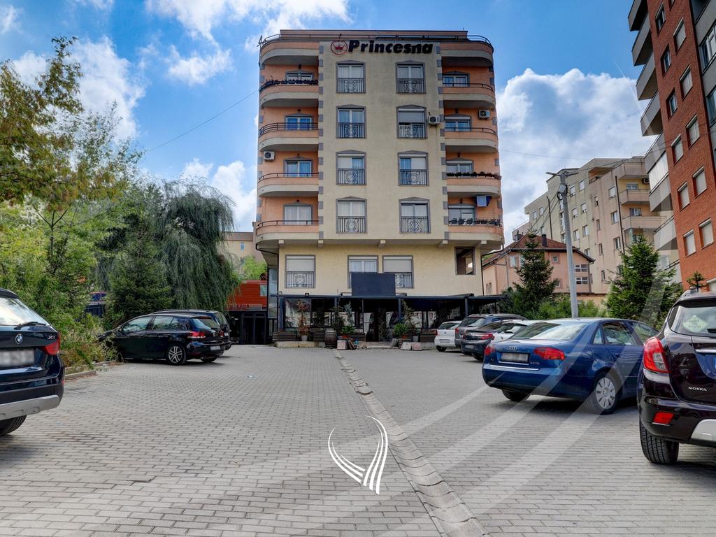 Banesë me 4 dhoma gjumit në shitje në lagjen Bregu Diellit17