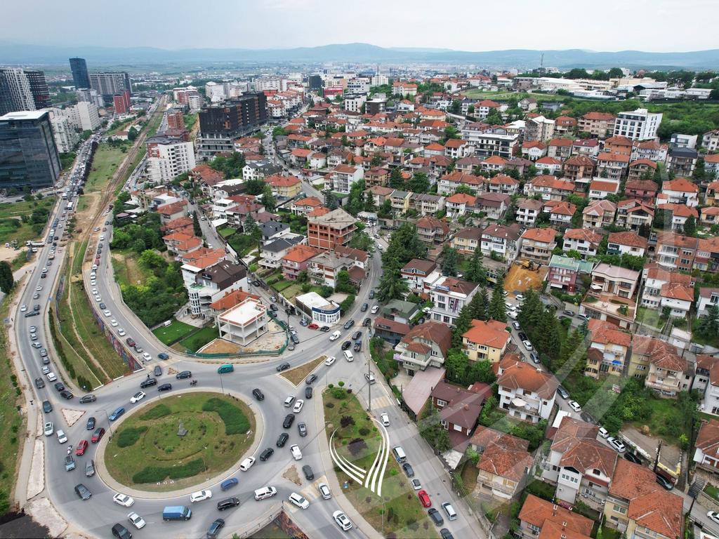 Office with 12 work rooms for rent in the Arbëria – Dragodan neighborhood13