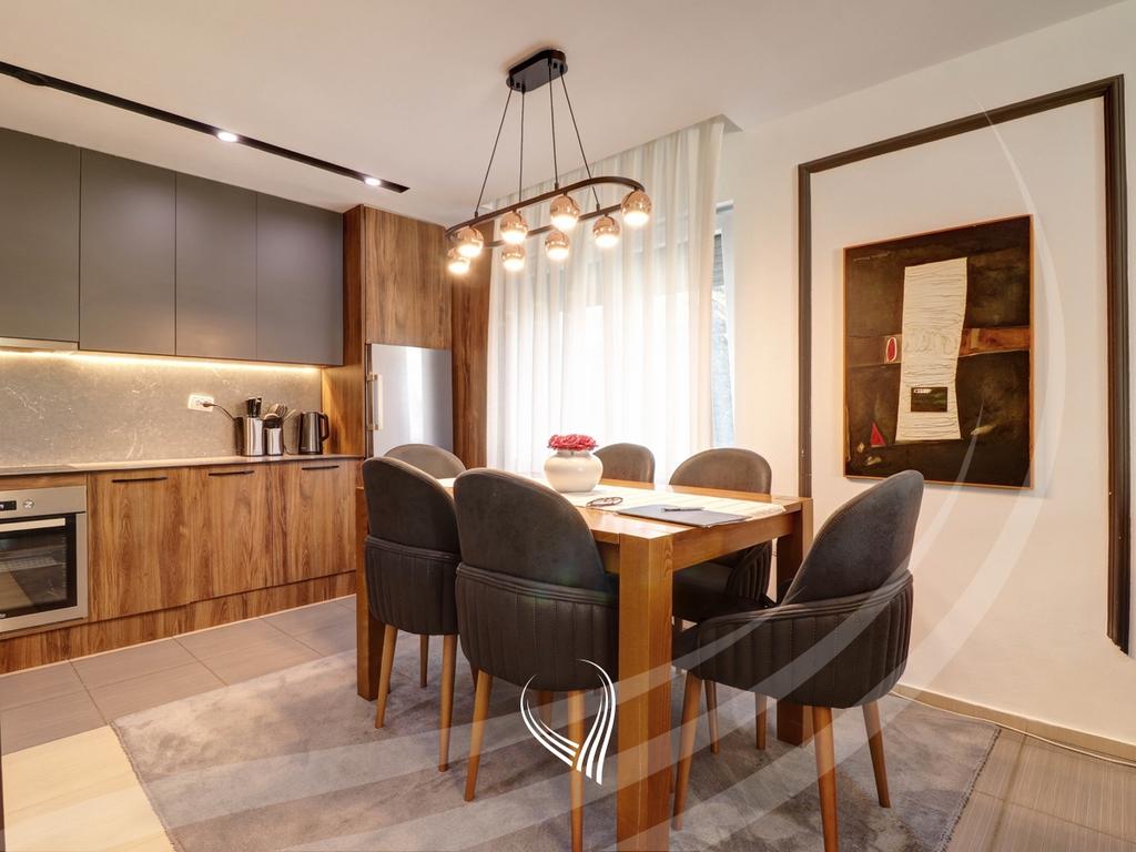 5-bedroom house for sale in Hajvalia neighborhood4