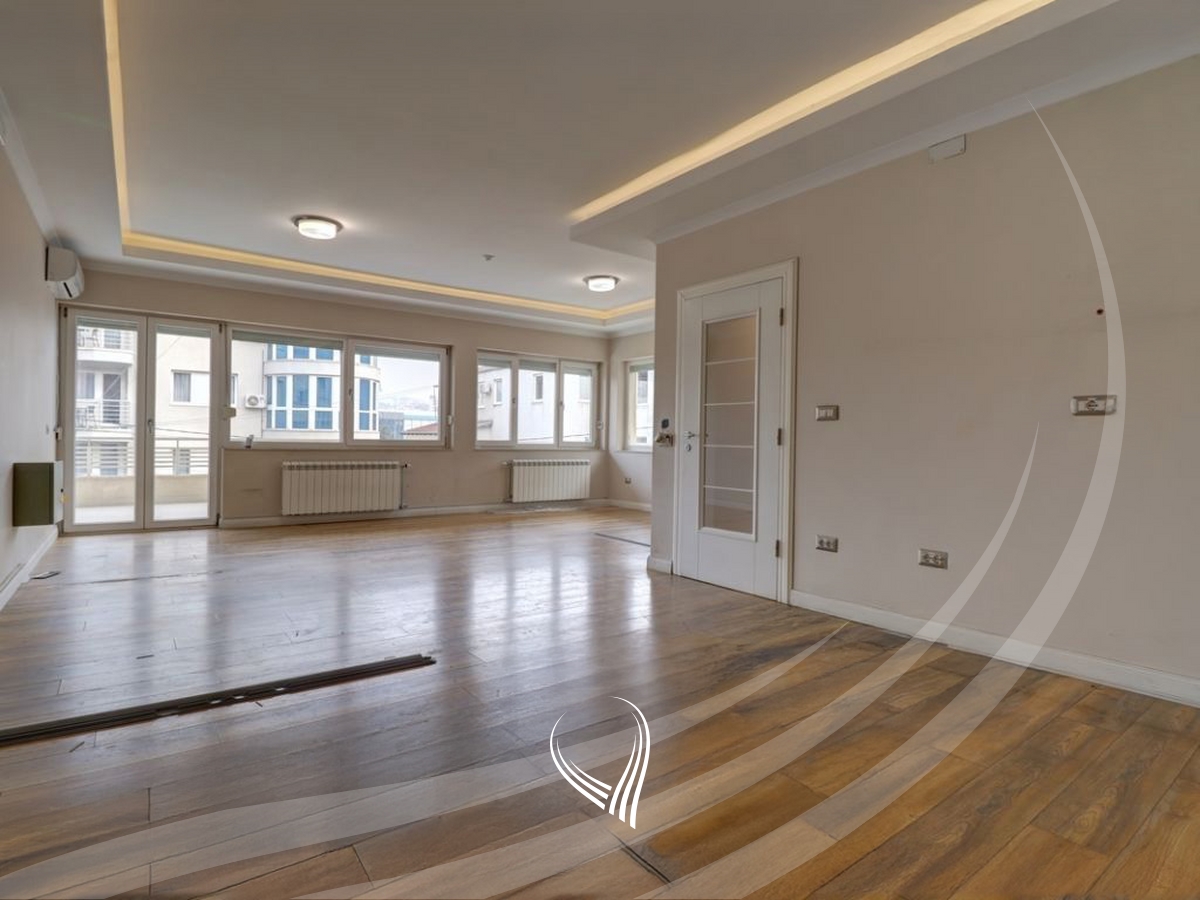 Office with 12 work rooms for rent in the Arbëria – Dragodan neighborhood1