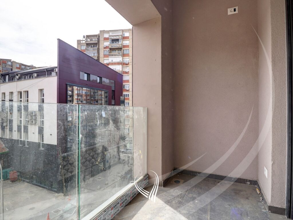 Zyre me 3 dhoma pune me qira në lagjen Aktash7