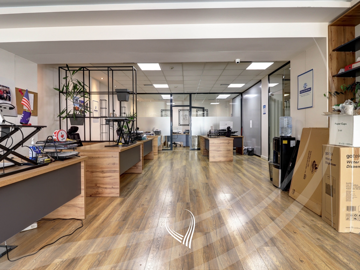 270m2 office for rent in the Arbëria – Dragodan neighborhood0