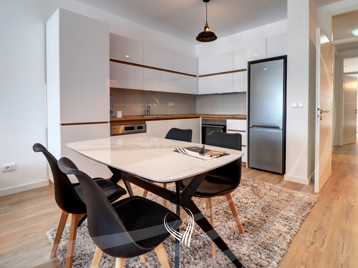 Banes me 2 dhoma gjumi me qira në lagjen Mati 14