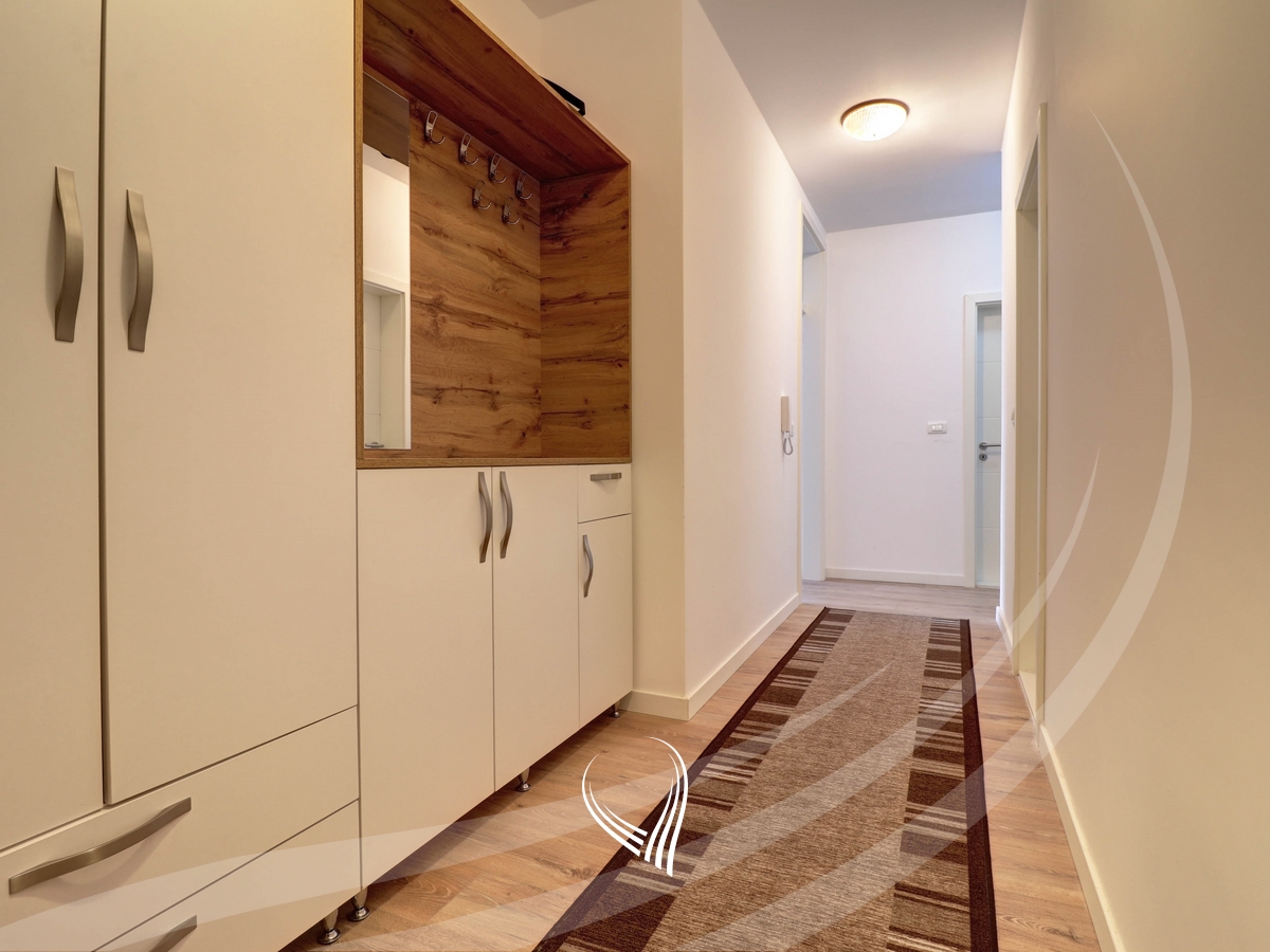 Banes me 2 dhoma gjumi me qira në lagjen Mati 18