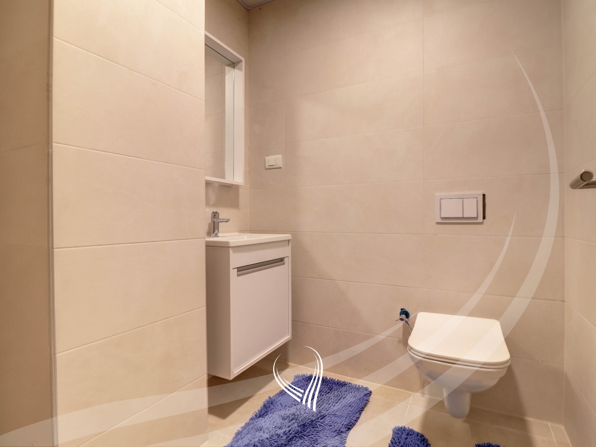 Banes me 2 dhoma gjumi me qira në lagjen Mati 112