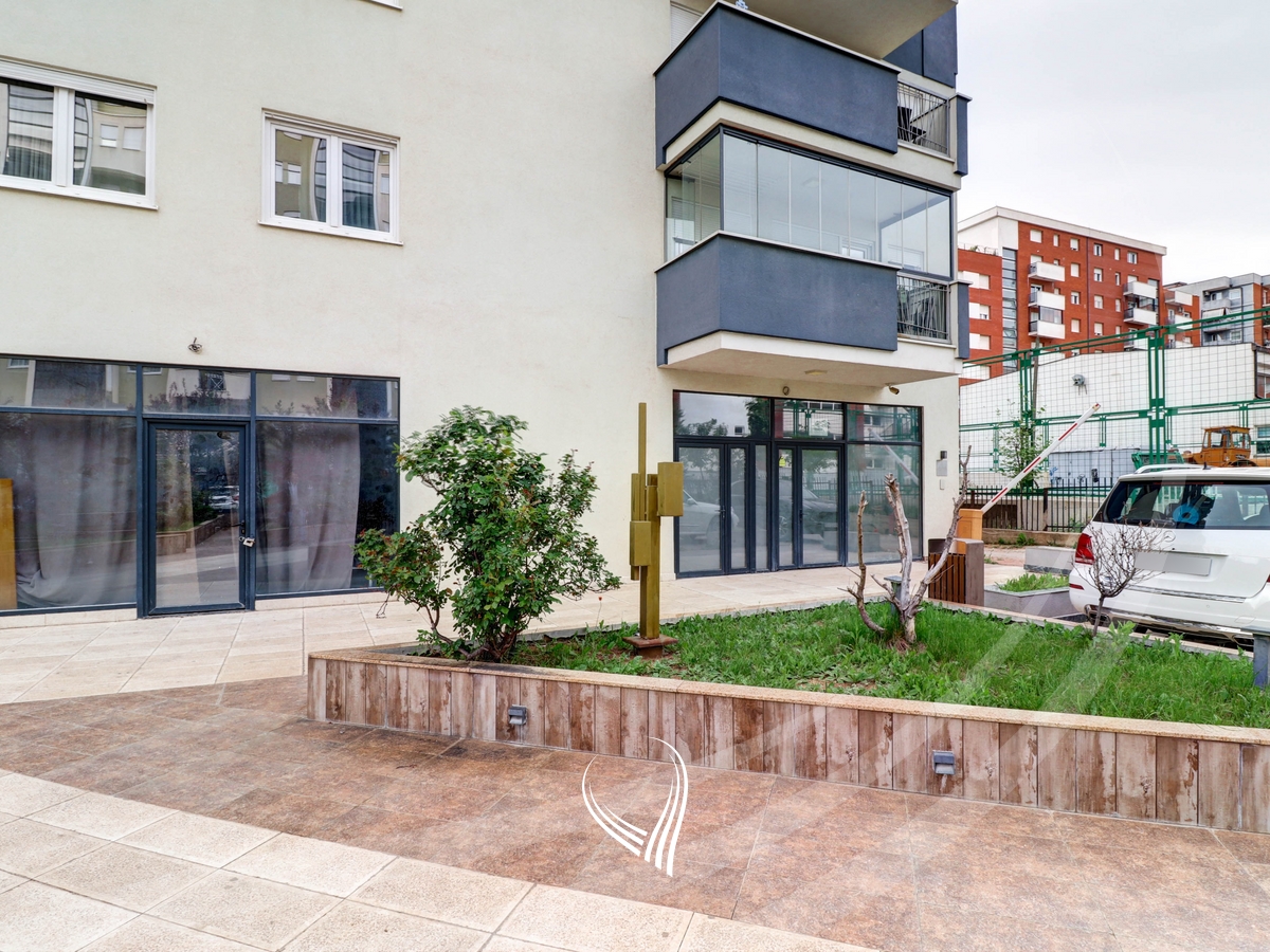Lokal 170m2 me qira në lagjen Mati 16