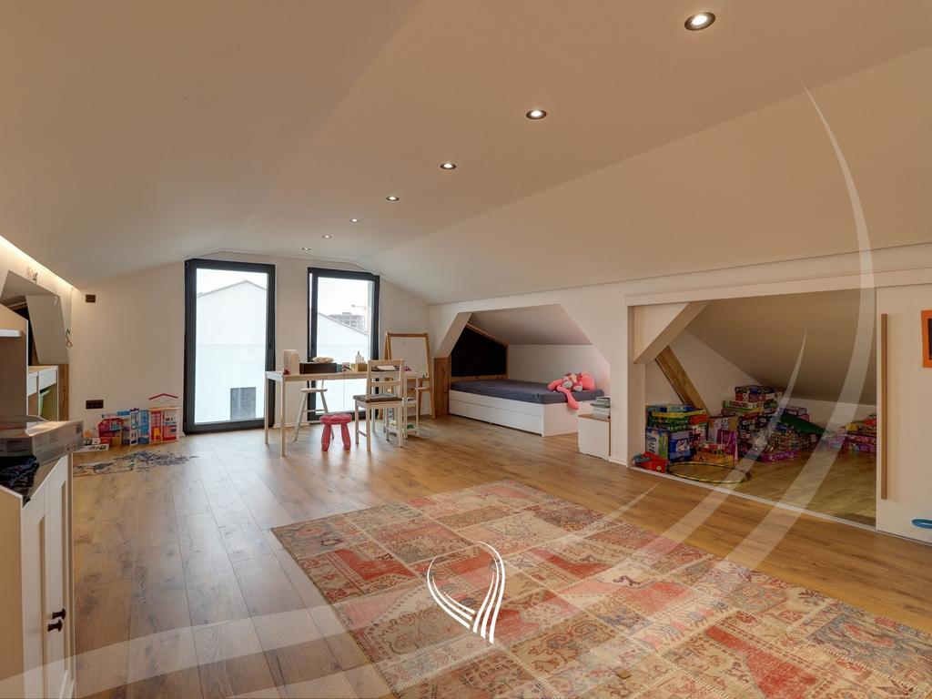 Shtëpi me 3 dhoma gjumi me qira në lagjen Qëndresa Home – Çagllavicë14