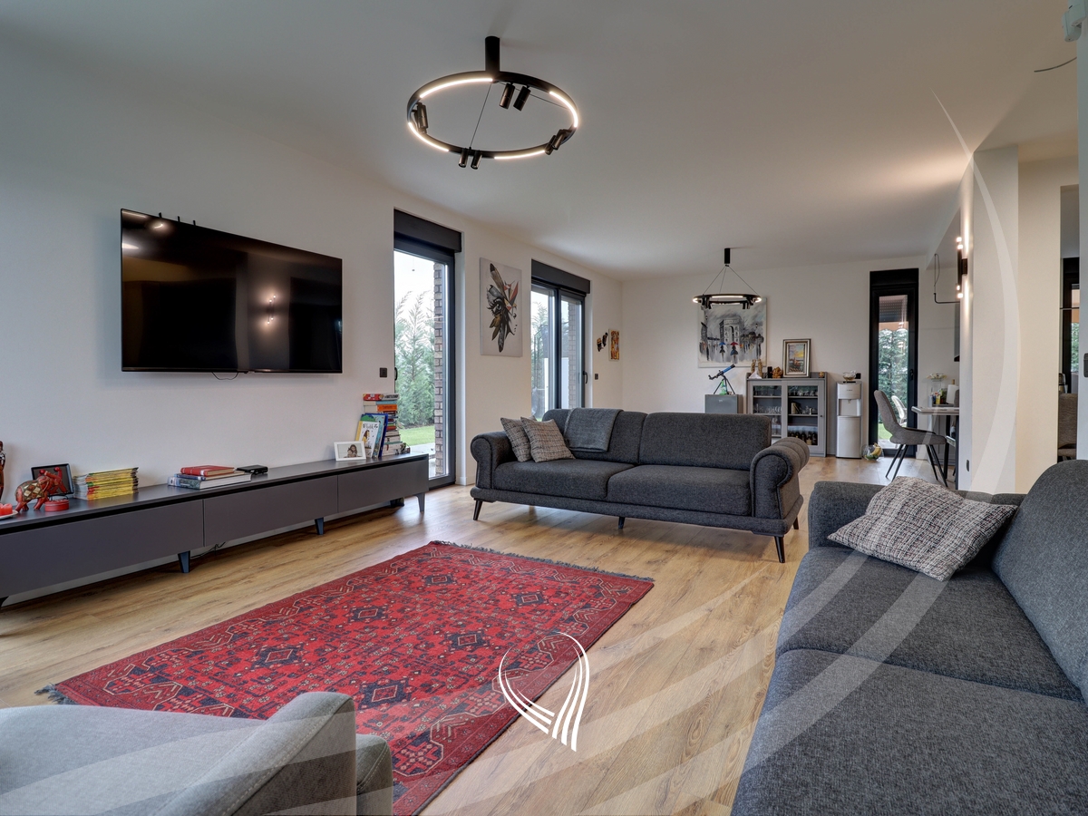 Shtëpi me 3 dhoma gjumi me qira në lagjen Qëndresa Home – Çagllavicë0