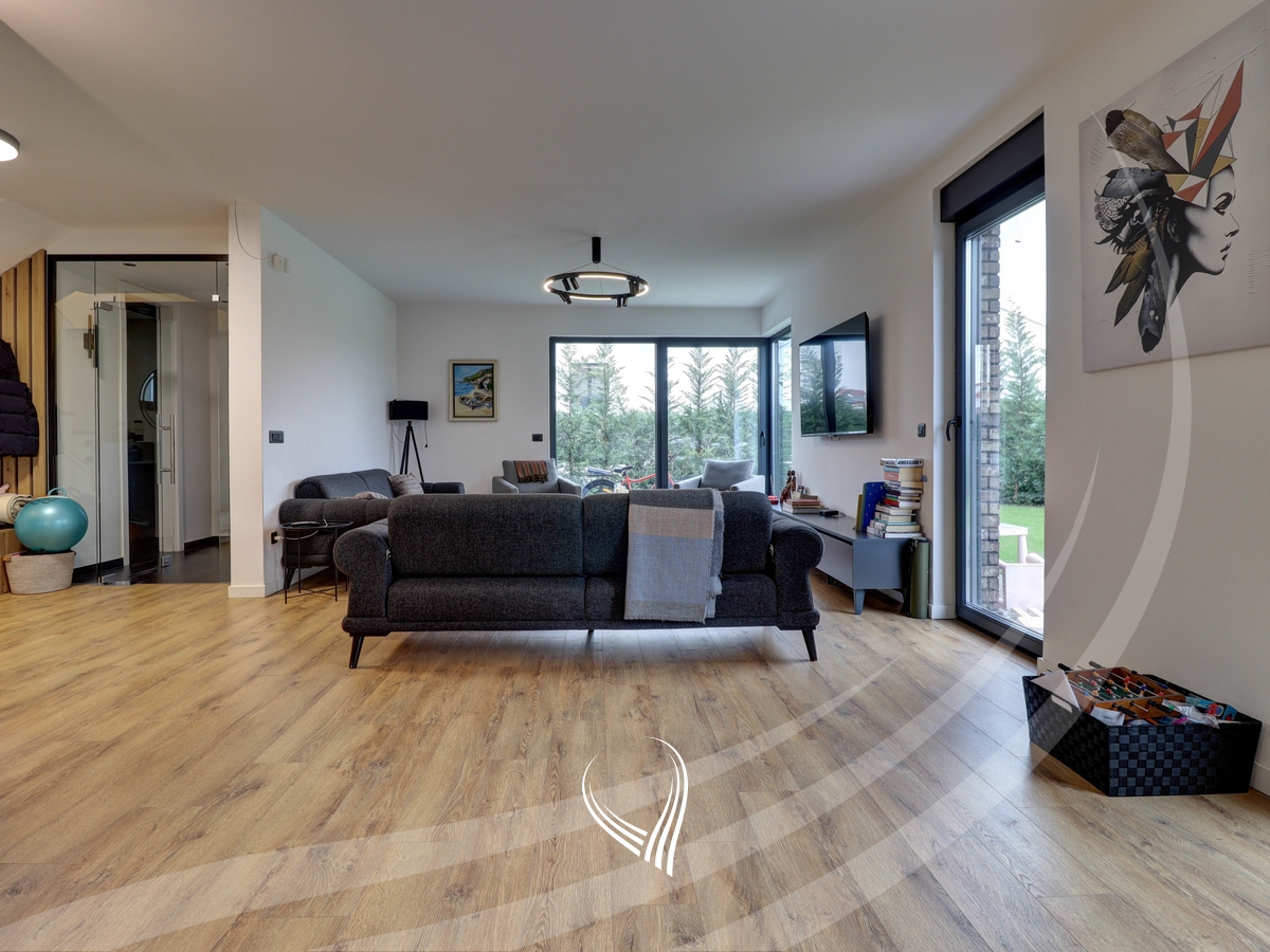 Shtëpi me 3 dhoma gjumi me qira në lagjen Qëndresa Home – Çagllavicë4