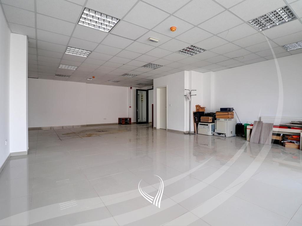 Local 149.24m2 for sale in the Mati 1 neighborhood1