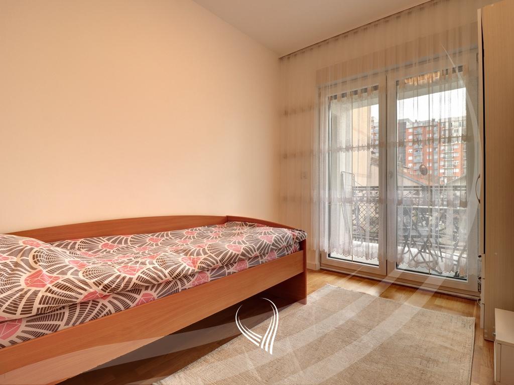 3-bedroom apartment for sale in the Muhaxherëve neighborhood – Royal Dodona7