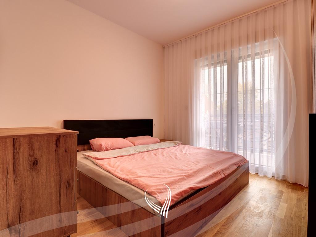 Banesë me 1 dhomë gjumi me qira në lagjen e Muhaxherëve – Royal Dodona4