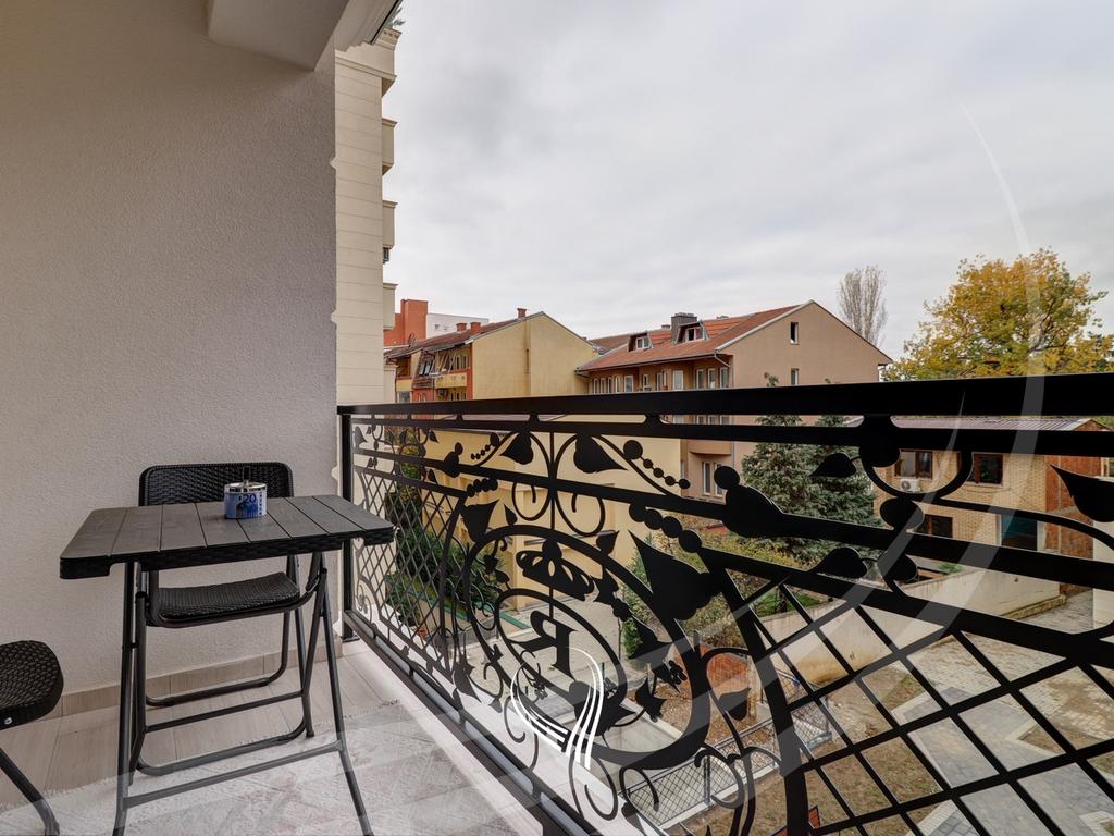 Banesë me 1 dhomë gjumi me qira në lagjen e Muhaxherëve – Royal Dodona7