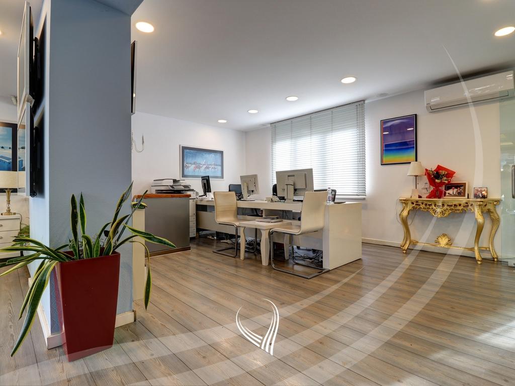 Lokal 90m2 me qira në Qendër2