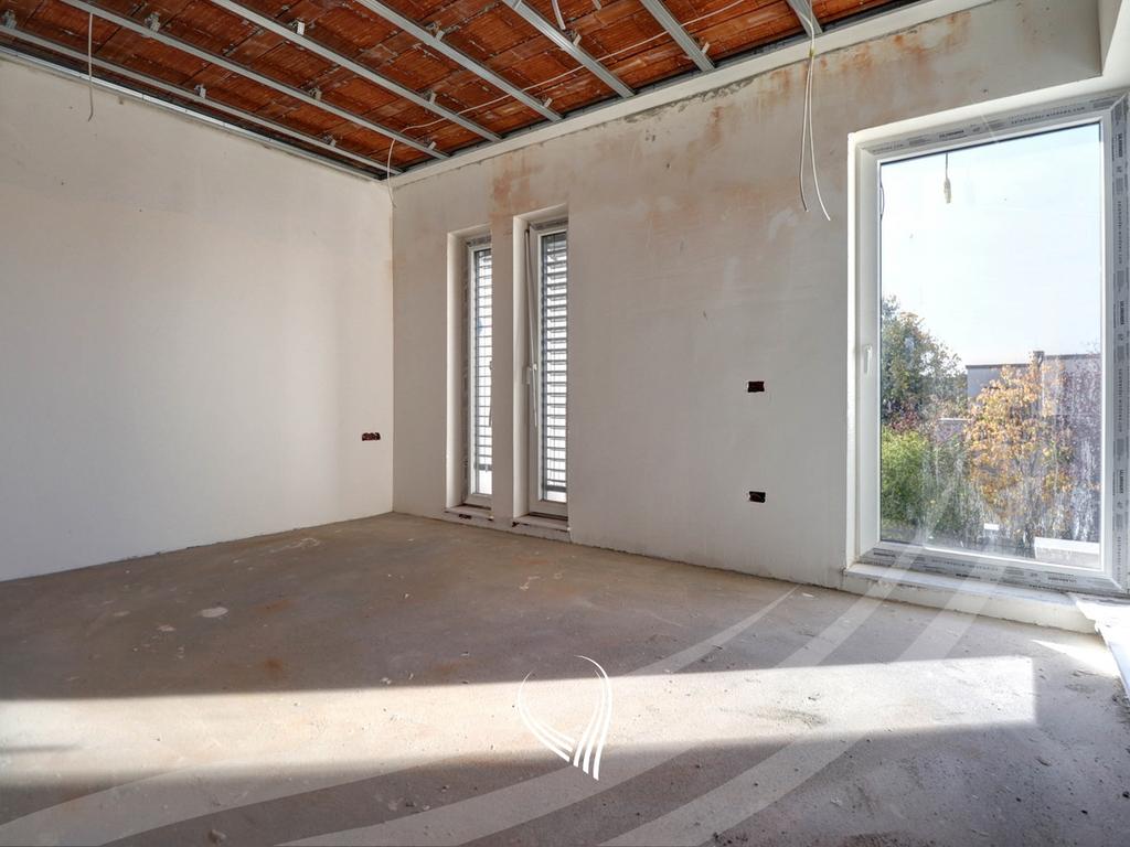 Shtëpia me 4 dhoma gjumi në shitje në lagjen Çagllavicë7