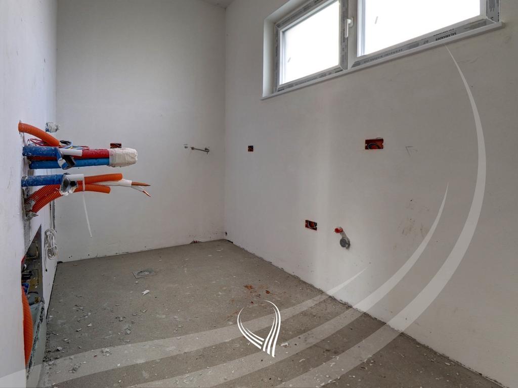 Shtëpia me 4 dhoma gjumi në shitje në lagjen Çagllavicë14