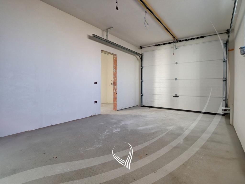 Shtëpia me 4 dhoma gjumi në shitje në lagjen Çagllavicë15