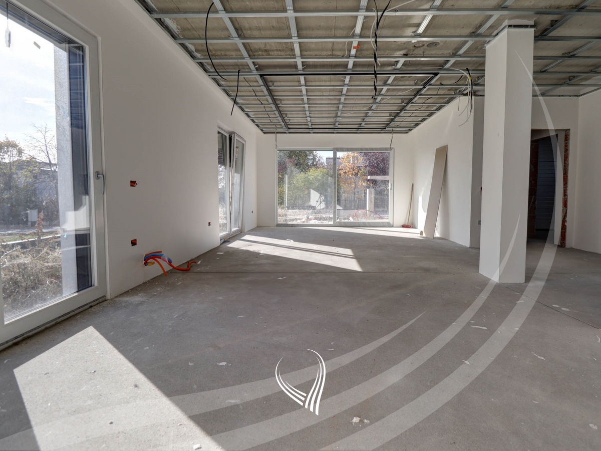 Shtëpia me 4 dhoma gjumi në shitje në lagjen Çagllavicë4