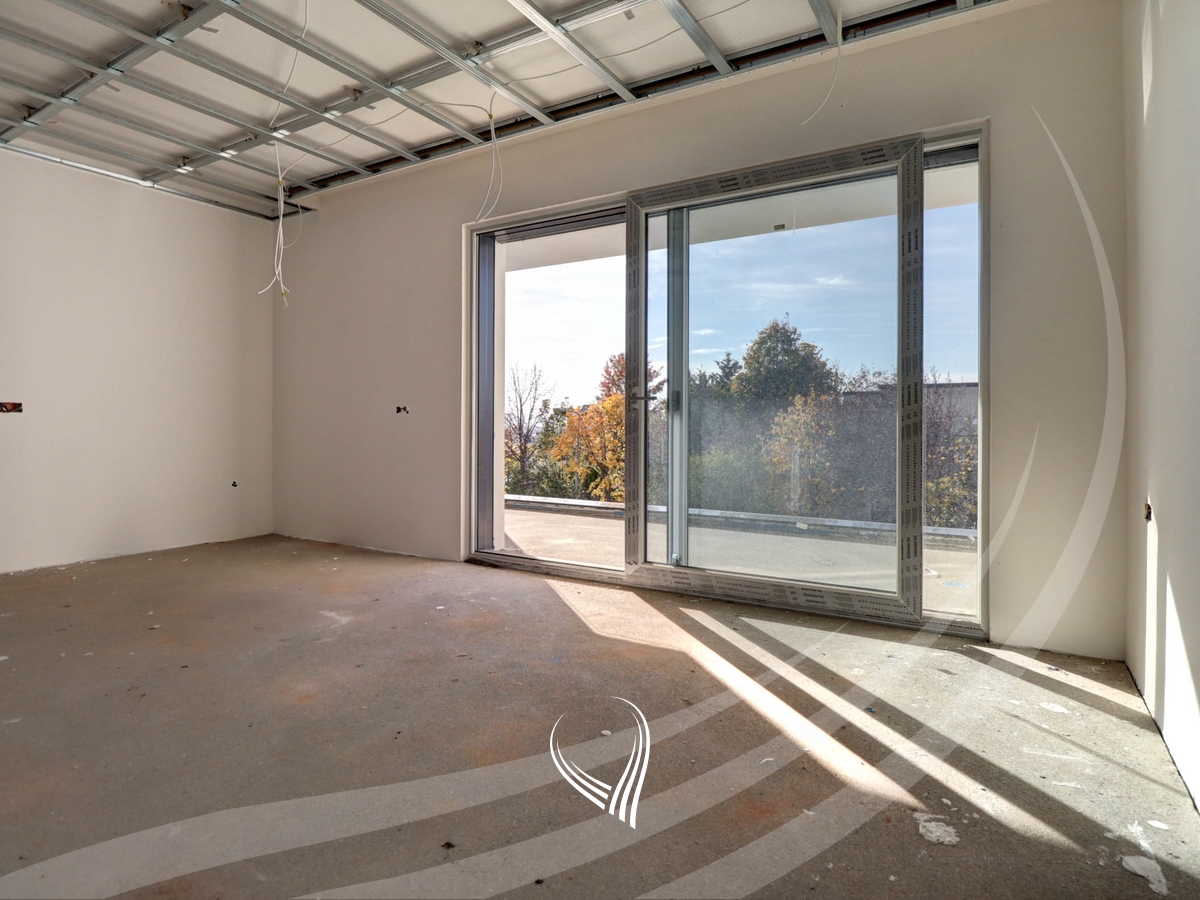 Shtëpia me 4 dhoma gjumi në shitje në lagjen Çagllavicë5