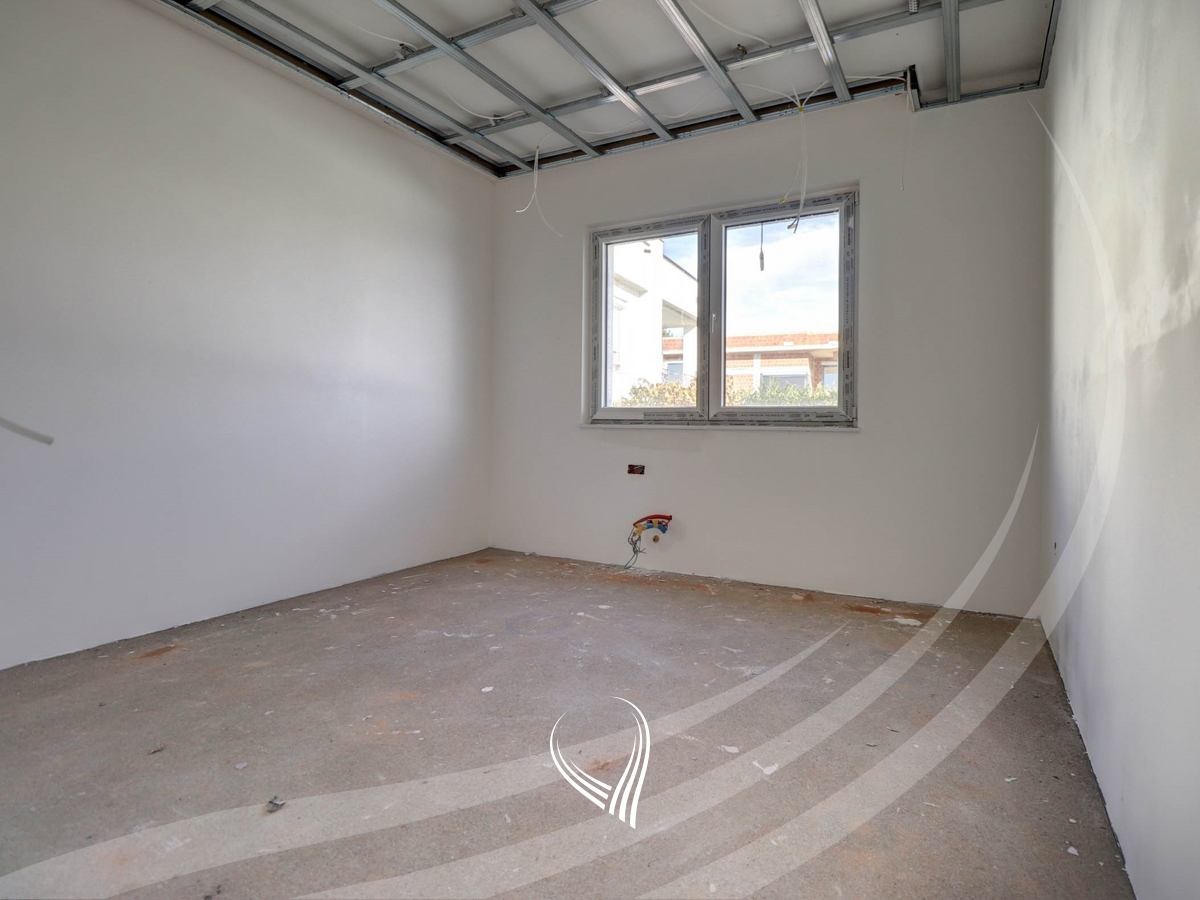 Shtëpia me 4 dhoma gjumi në shitje në lagjen Çagllavicë6