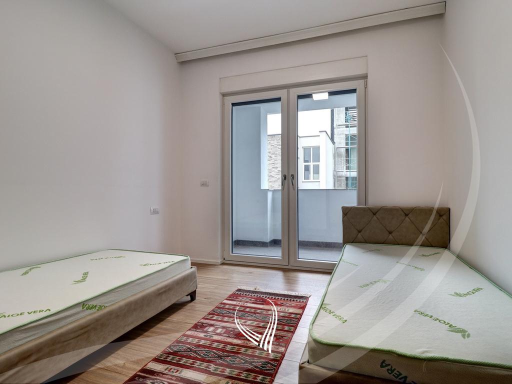 Banesë me 2 dhoma gjumi me qira në lagjen Aktash8