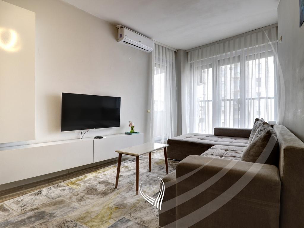 1-bedroom apartment for rent in the Tophane neighborhood1