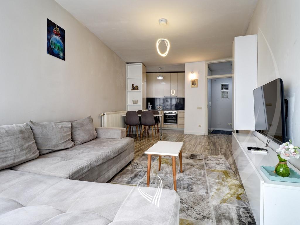 1-bedroom apartment for rent in the Tophane neighborhood2