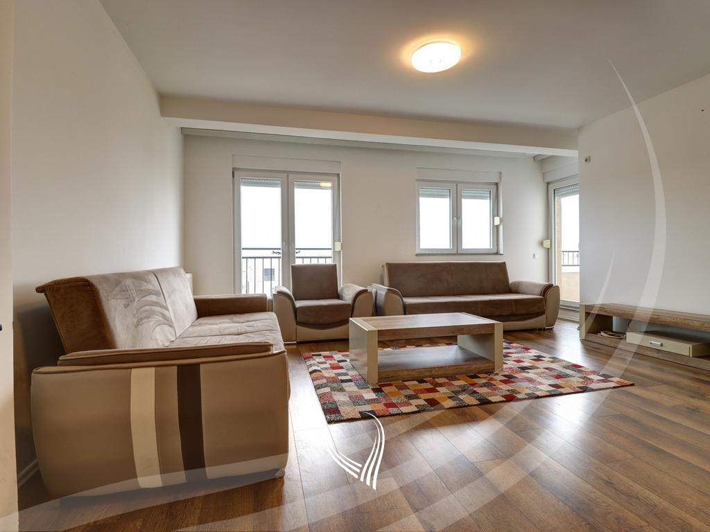 Banesë me 3 dhoma gjumi me qira në lagjen Arbëria – Dragodan