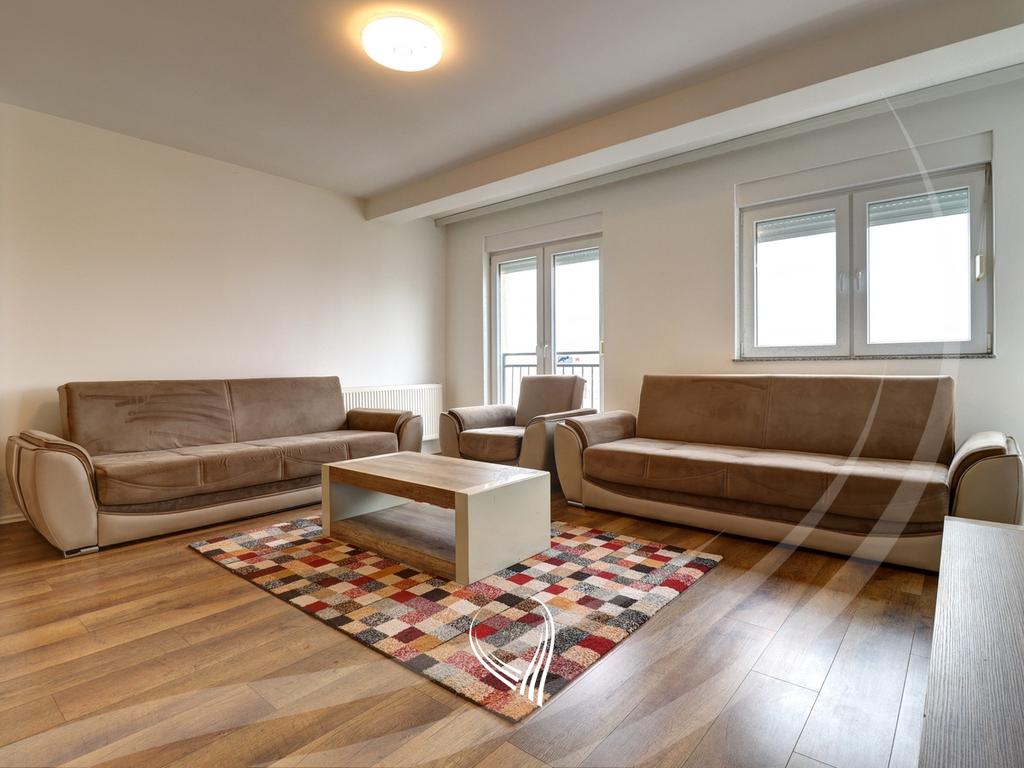 Banesë me 3 dhoma gjumi me qira në lagjen Arbëria – Dragodan1