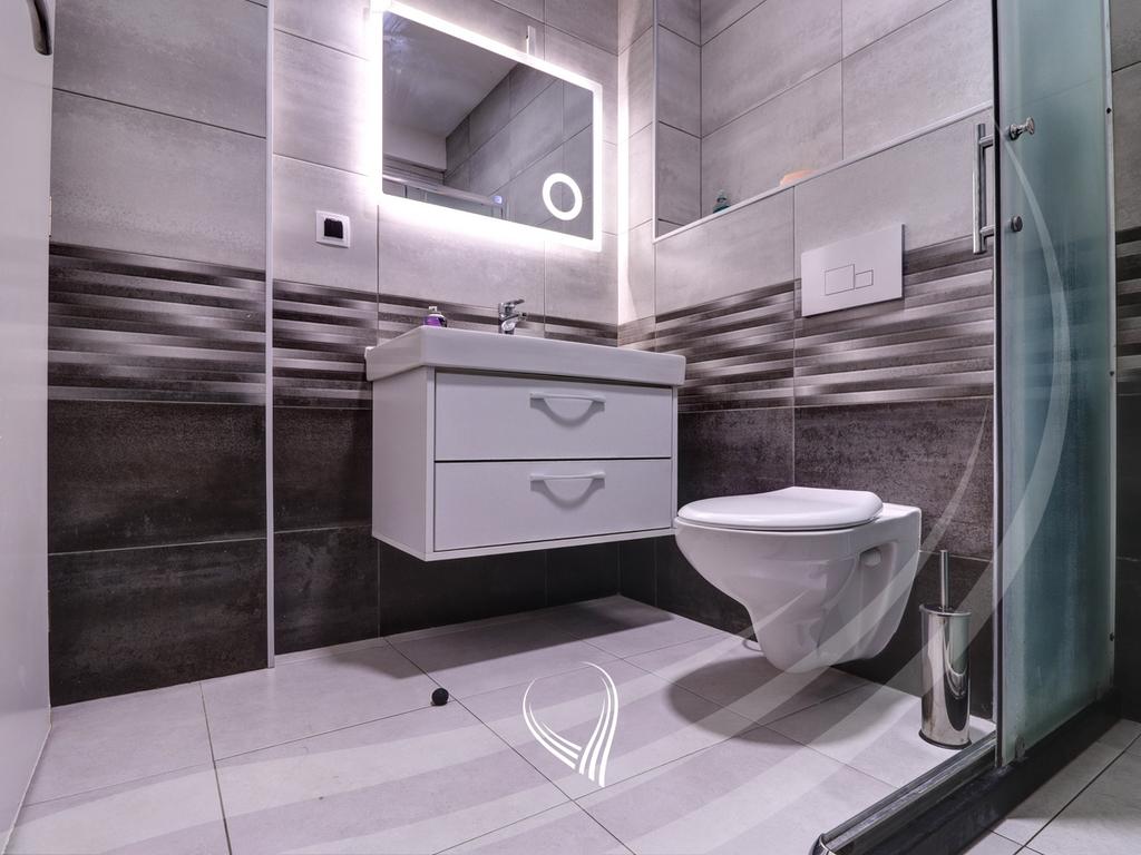 Banesë me 3 dhoma gjumi me qira në lagjen Arbëria – Dragodan14