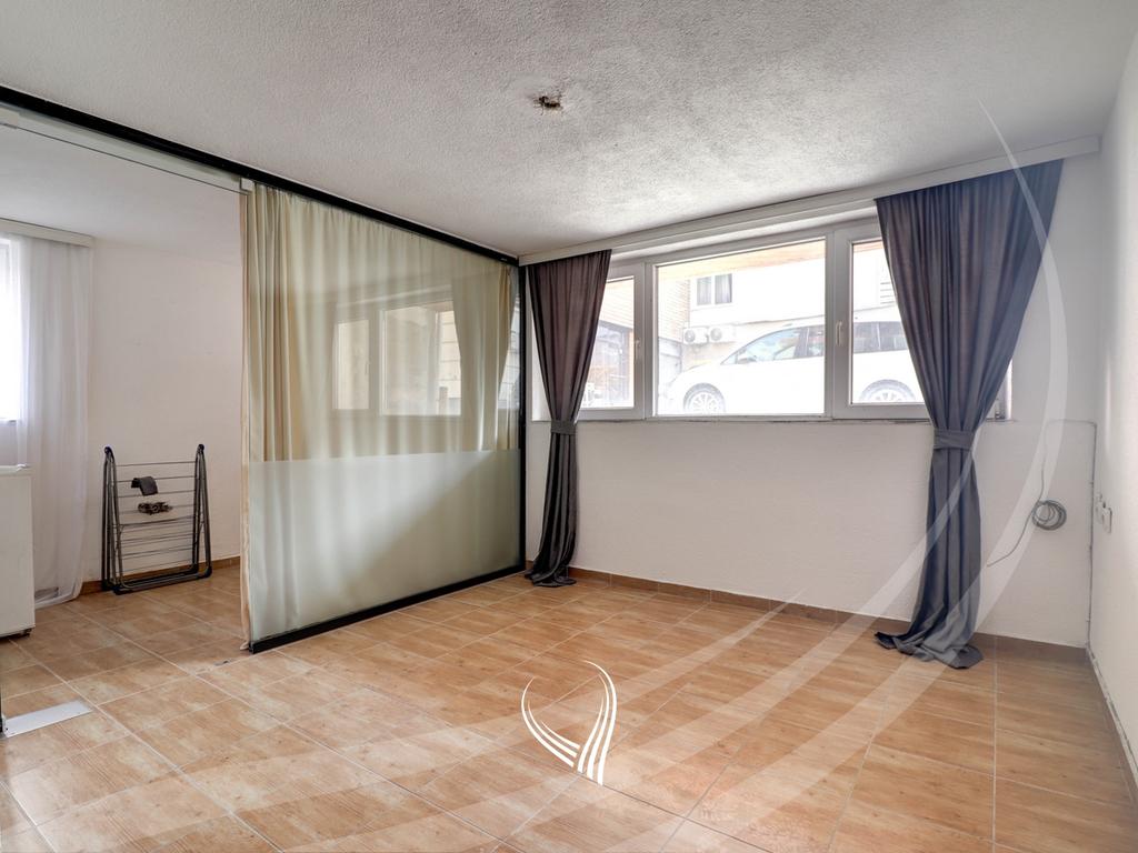 50m2 commercial space for rent in the Qafa neighborhood2