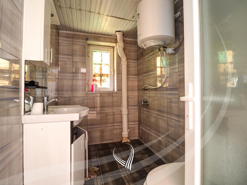 50m2 commercial space for rent in the Qafa neighborhood3