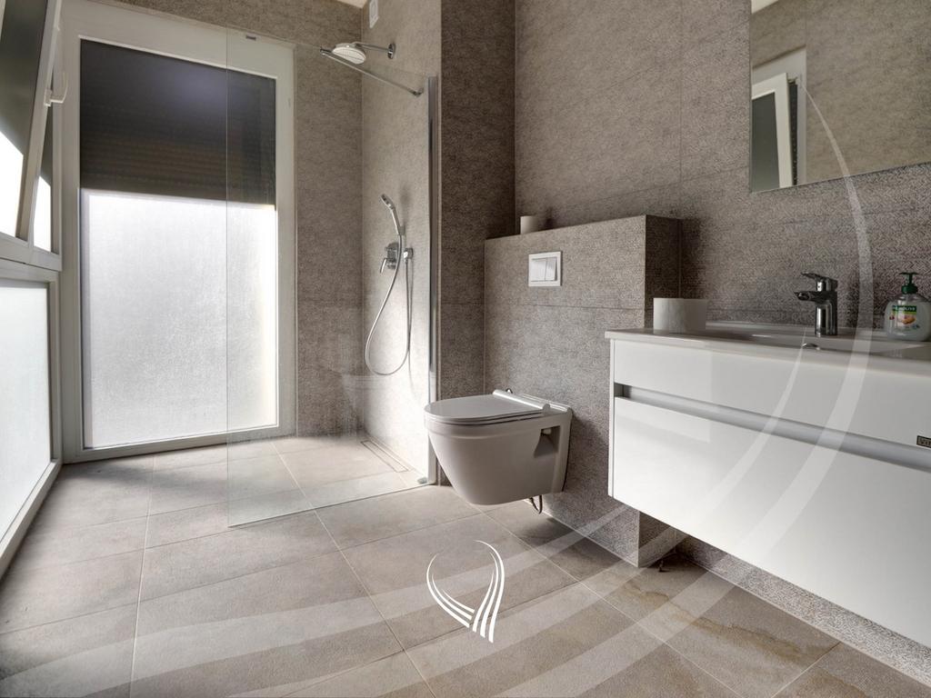 340m2 house for rent in the Marigona Hill neighborhood15