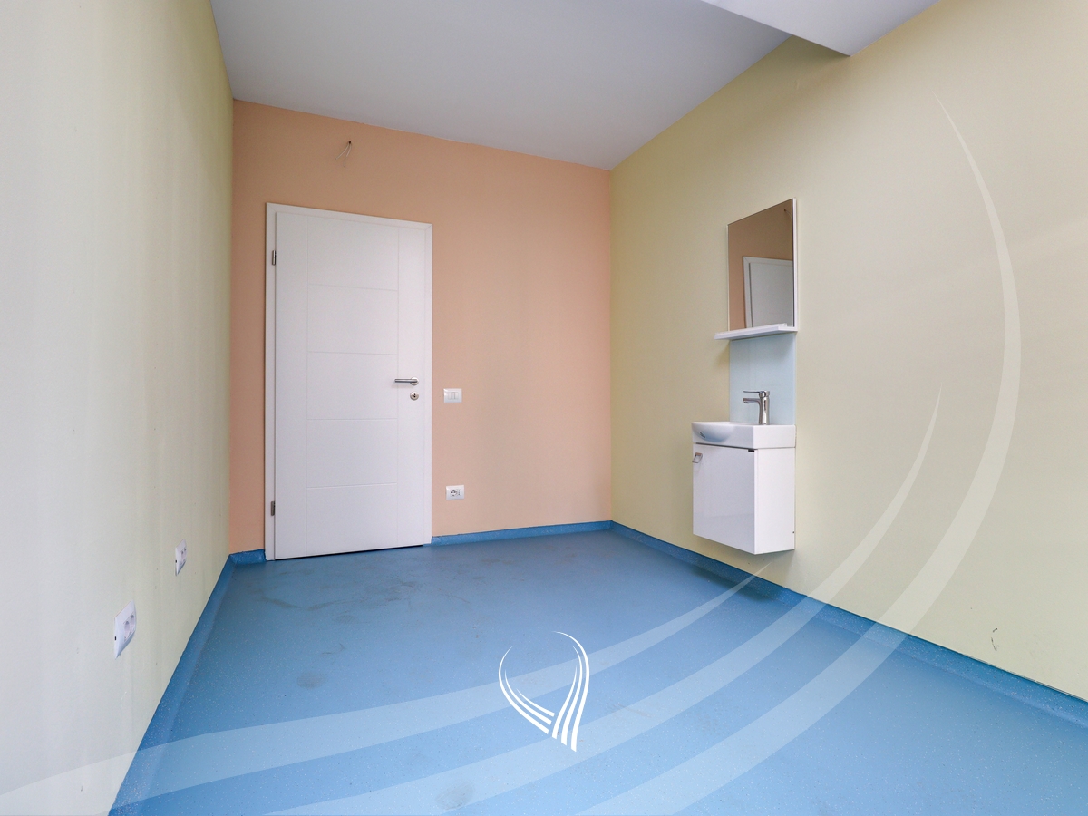 Zyre me 4 dhoma pune me qira në lagjen Kalabria – Emshir3