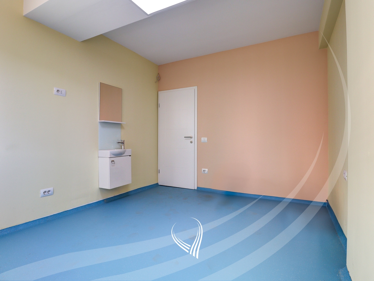 Zyre me 4 dhoma pune me qira në lagjen Kalabria – Emshir4