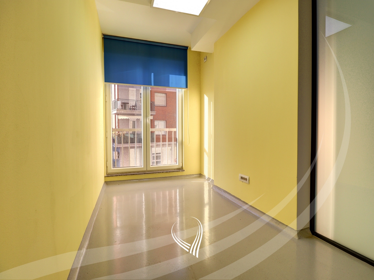 Zyre me 4 dhoma pune me qira në lagjen Kalabria – Emshir11