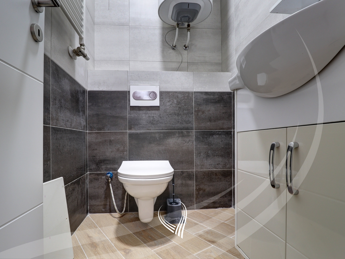 Zyre me 4 dhoma pune me qira në lagjen Kalabria – Emshir14