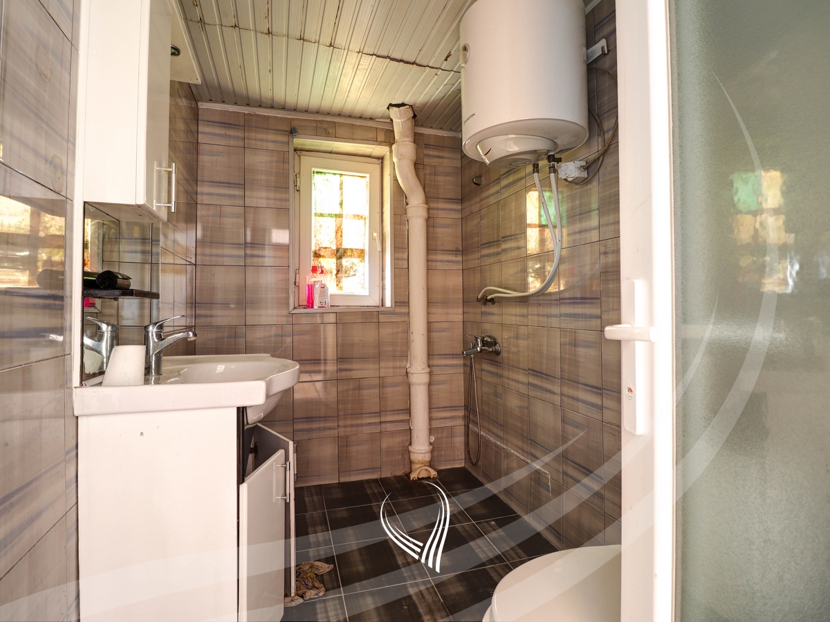 50m2 commercial space for rent in the Qafa neighborhood3