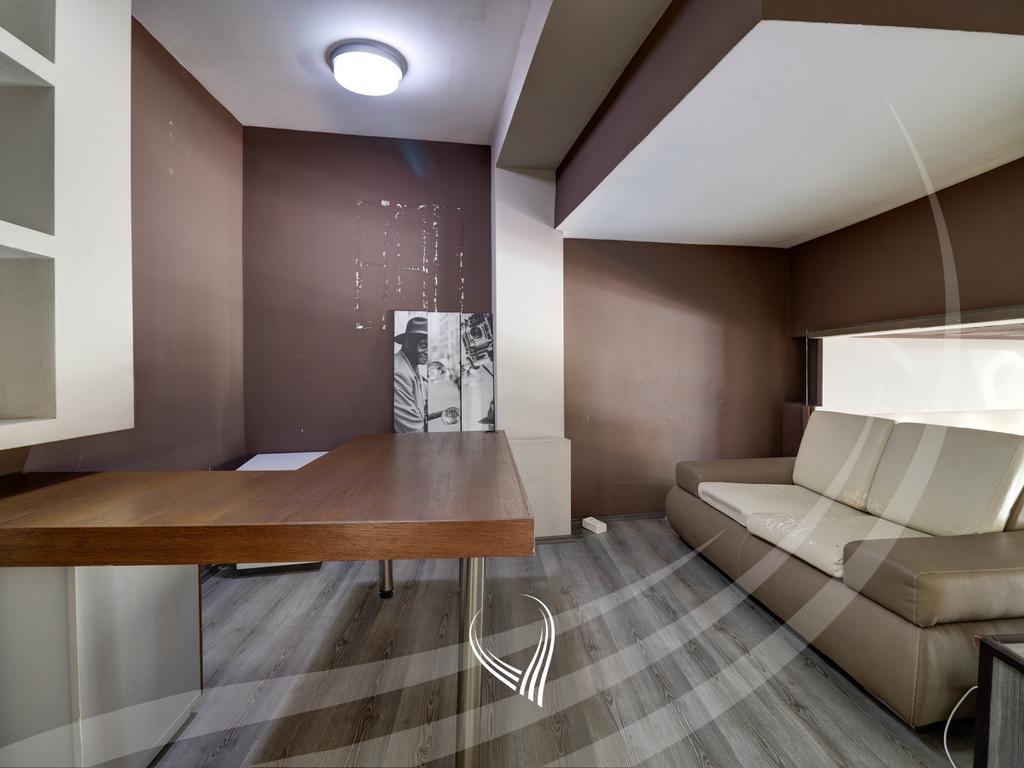 80m2 commercial space for rent in the Arbëria neighborhood – Dragodan4