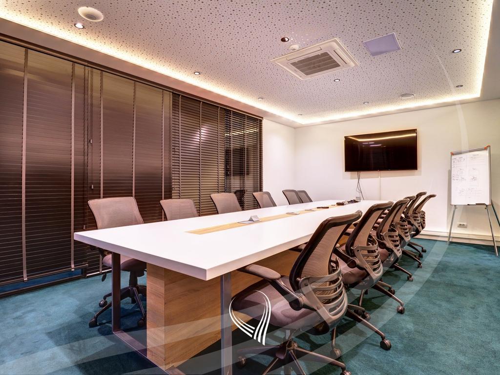 Office 667m2 for rent in the Lakrishte neighborhood - Icon Tower1