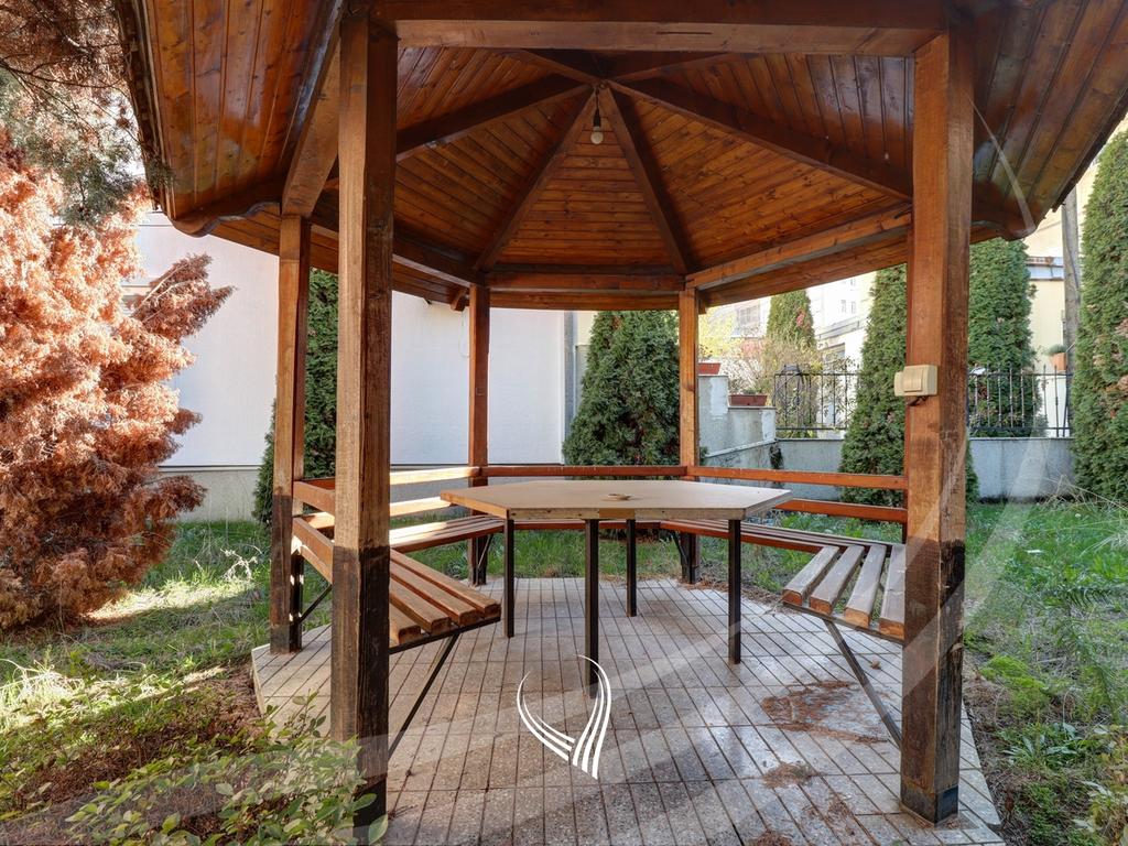 Zyre 175m2 for rent in the Center8