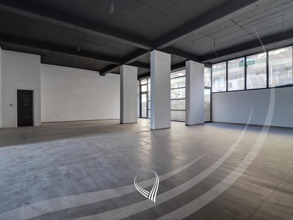 Lokal 157m2 në shitje në lagjen Mati 11