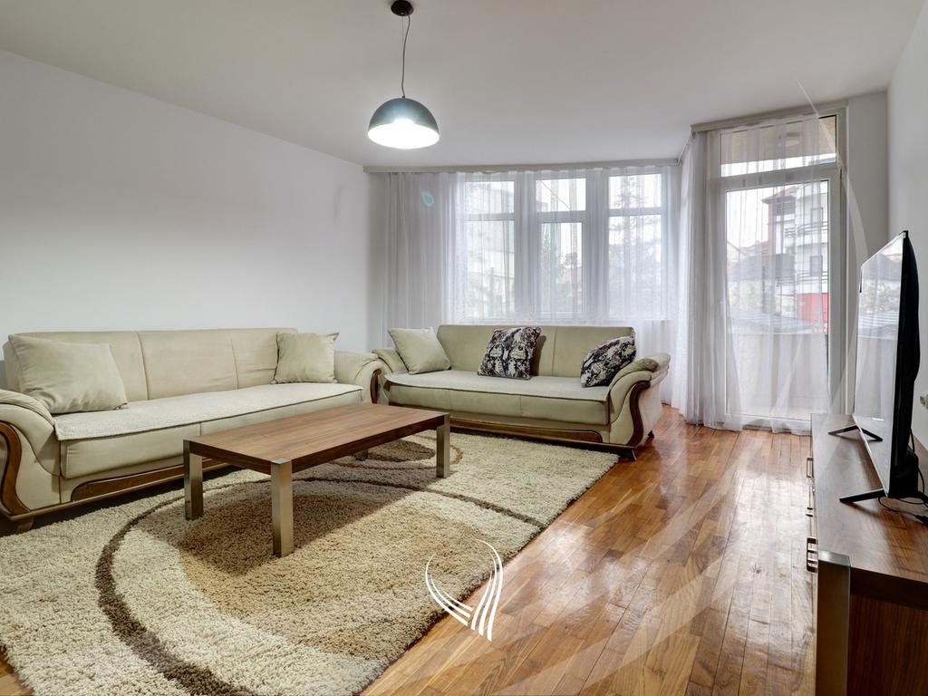 Banesë me 2 dhoma gjumi me qira në lagjen Vëllusha1