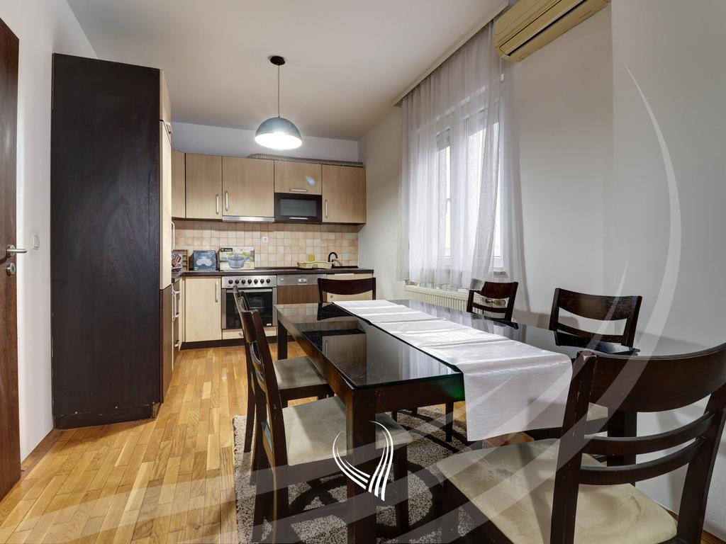 Banesë me 2 dhoma gjumi me qira në lagjen Vëllusha3