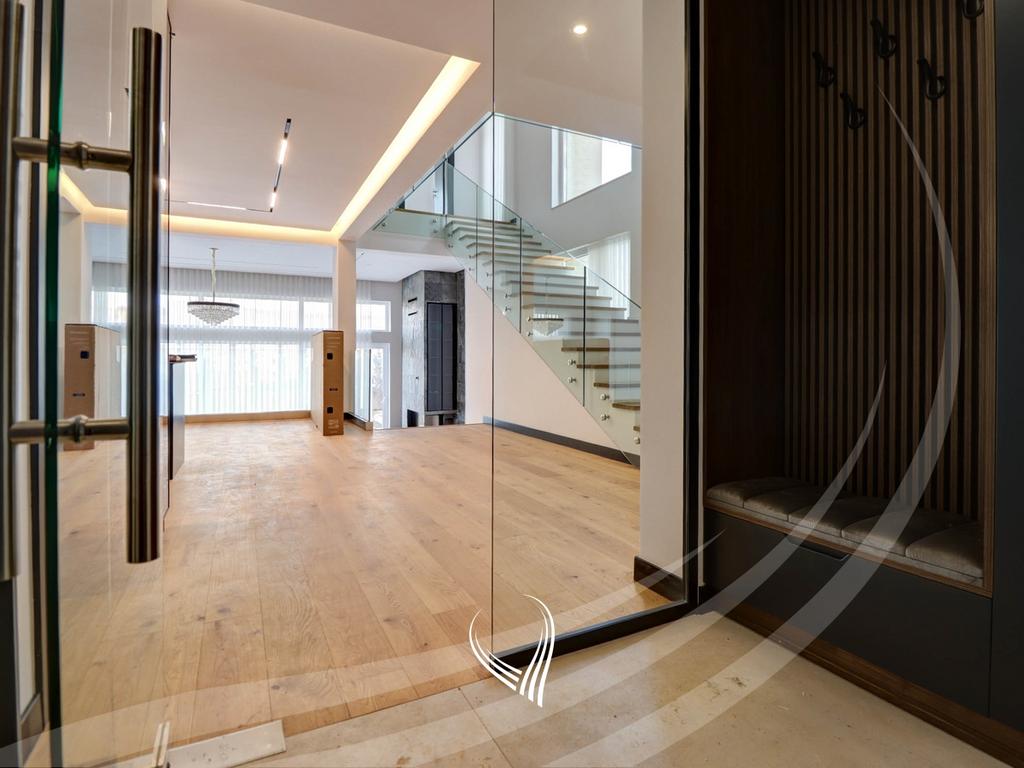 Shtëpi 340m2 me qira në lagjen Marigona Hill4