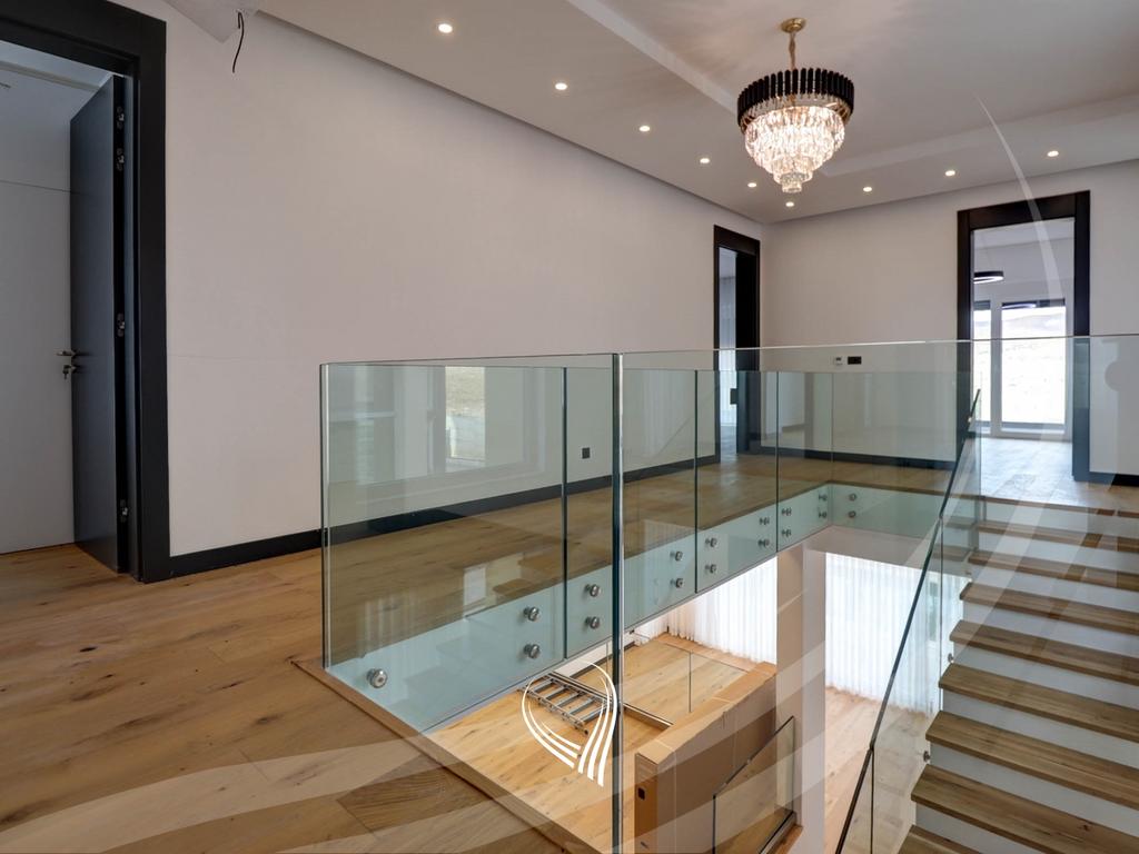 Shtëpi 340m2 me qira në lagjen Marigona Hill15